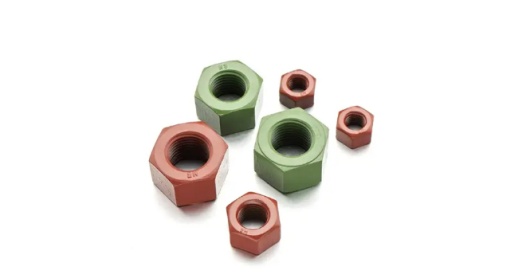 Gangtong Zheli Fasteners-ek produktuaren gainazaleko tratamendu-teknologia optimizatzen du, lokailu industrialen korrosioarekiko erresistentzia areagotzeko
